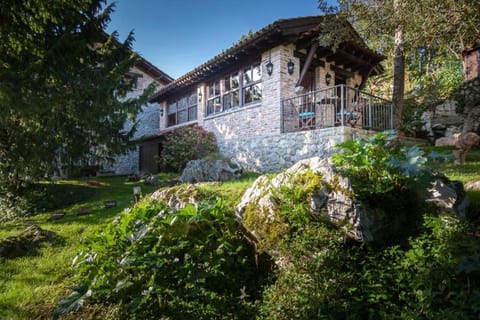 Property building, Spring, Day, Bird's eye view, Winter, Summer, Autumn, Pets, Garden view