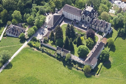 Property building, Bird's eye view, Garden, City view, Garden view