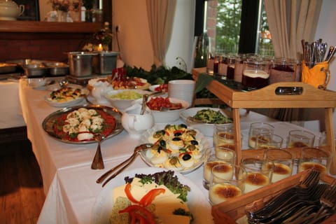 Food and drinks, Meals