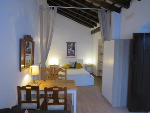 Seating area, Bedroom