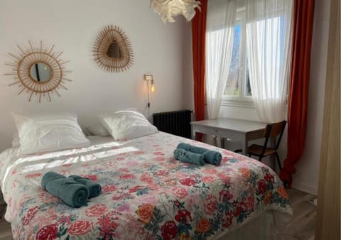 Seating area, Bedroom