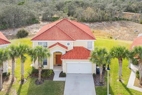 Facade/entrance, Bird's eye view