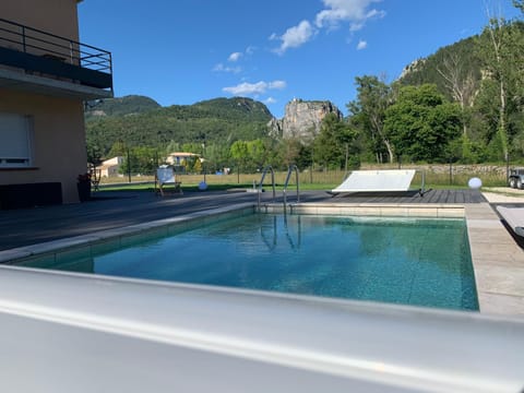 Mountain view, Pool view, Swimming pool