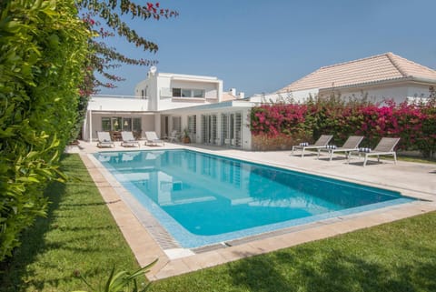 Property building, Garden, Garden view, Pool view, Swimming pool