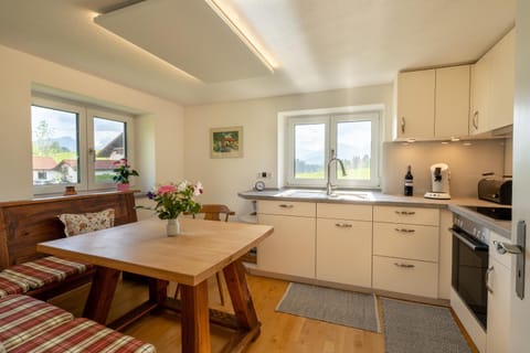 Kitchen or kitchenette, Dining area, Mountain view