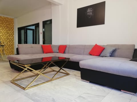 TOP CENTER spacious apartment with free parking Apartment in Sofia