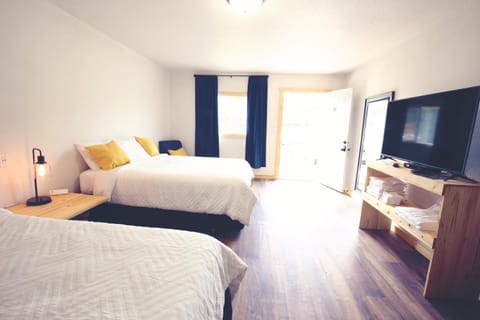 Bed, Photo of the whole room