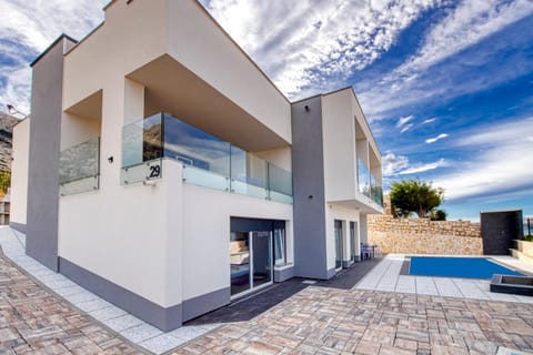 Property building, Facade/entrance, Swimming pool, Swimming pool