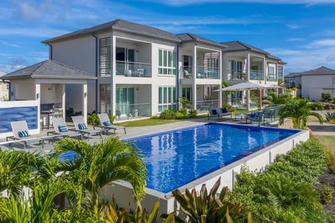 Property building, Swimming pool, Swimming pool