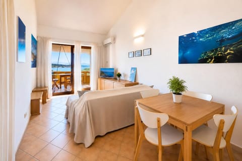 TV and multimedia, Living room, Sea view, air conditioner