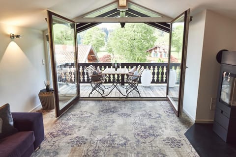 Balcony/Terrace, Living room, Photo of the whole room, Decorative detail, Seating area