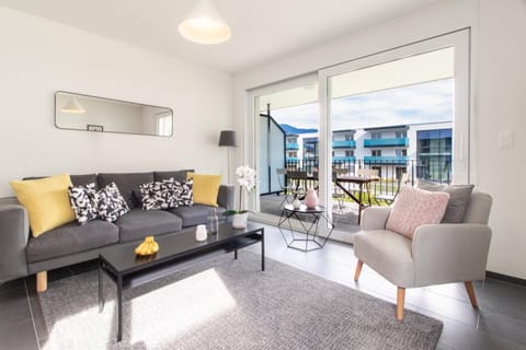 Modern 2 bedrooms apartment at Le Bouveret. Self-checkin. Apartment in Haute-Savoie