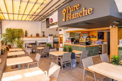 Restaurant/places to eat, Lobby or reception, Breakfast