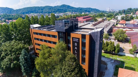 Facade/entrance, Bird's eye view