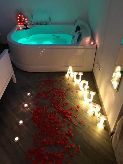 Hot Tub, Bath