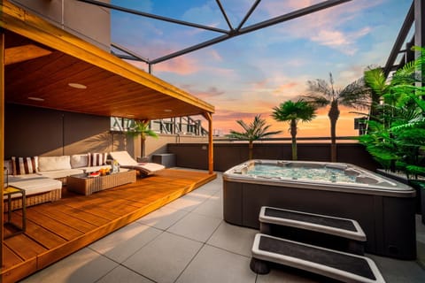 Patio, Day, Natural landscape, Hot Tub, Sauna, Sunset, sunbed