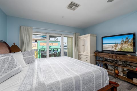 Patio, TV and multimedia, Bedroom, Text overlay