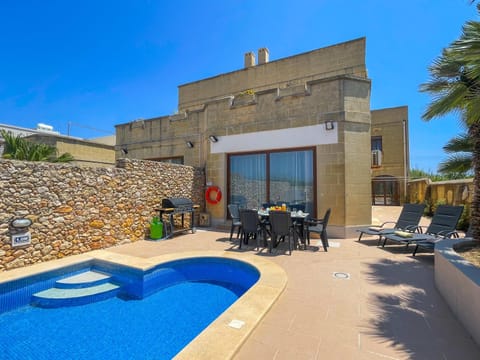 Property building, BBQ facilities, View (from property/room), View (from property/room), Garden view, Garden view, Pool view, Pool view, Swimming pool, Sunset, sunbed