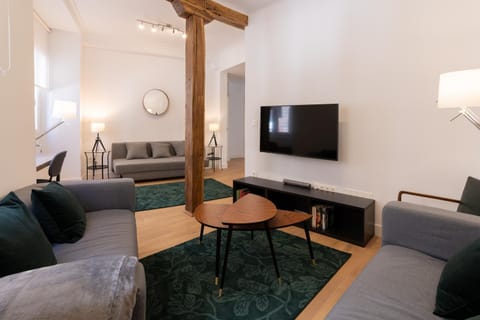 TV and multimedia, Living room, Photo of the whole room, Seating area