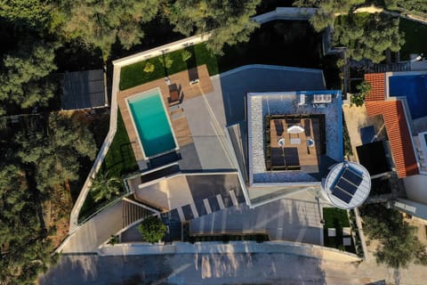 Bird's eye view, Pool view