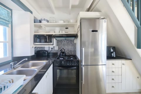 Pebbles in Langezandt, Struisbaai House in Western Cape