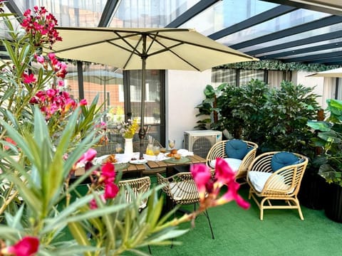 Seating area, Garden view