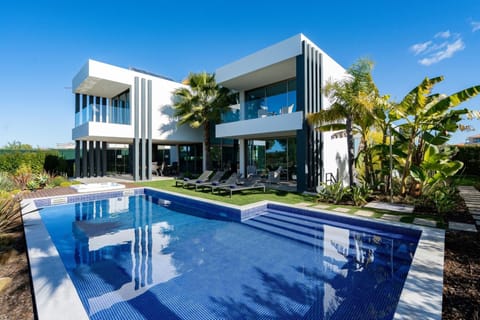 Property building, Facade/entrance, Off site