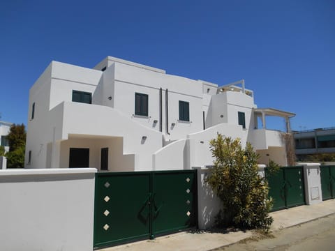 Property building, Day