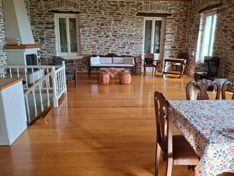 TV and multimedia, Living room, Dining area, Sea view, fireplace, kitchen