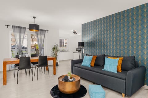 Balcony/Terrace, Kitchen or kitchenette, Living room, Seating area, Dining area