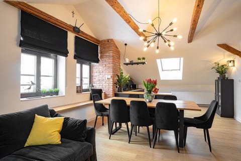 Seating area, Dining area