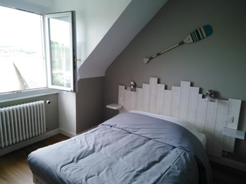 Shower, Toilet, Bathroom, TV and multimedia, Bedroom