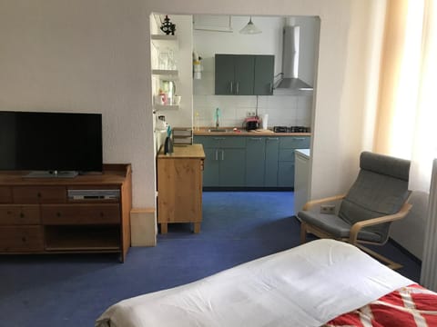 Kitchen or kitchenette, Living room