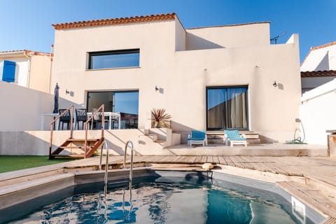 Pool view, Swimming pool, Swimming pool