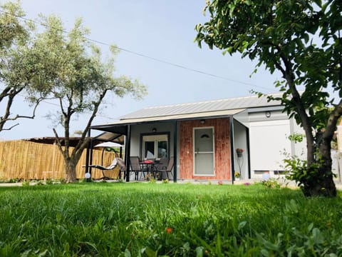Property building, Facade/entrance, Garden