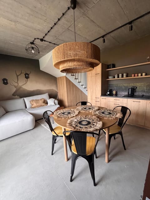 Siedlisko na wydmach, sauna,podgrzewane jacuzzi,domki klimatyzowane,starlink internet,parking House in Leba