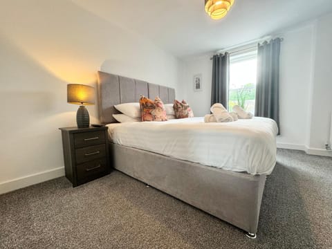 The Kipling Inn, 4 - Bed, Sleeps 7, Pets Welcome House in England