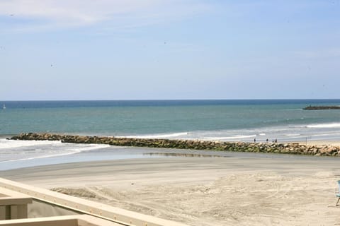 F311 - Pacific Surf Shack House in Oceanside