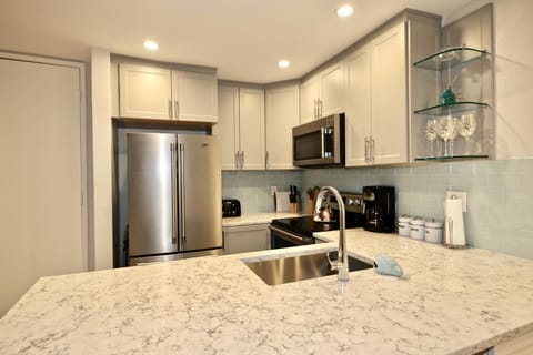 B209 - Beachside Getaway House in Lake San Marcos