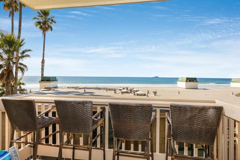 E112 - Skeen's Beachfront House in Oceanside