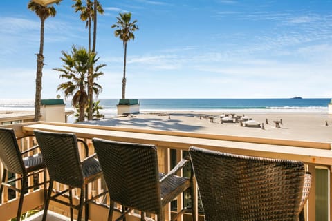 E112 - Skeen's Beachfront House in Oceanside