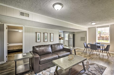 Garden-Level Hendersonville Apt 20 Mi to Broadway Apartment in Hendersonville