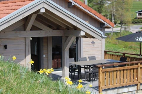 chalet bel horizon La Montagne Des Lamas Chalet in La Bresse