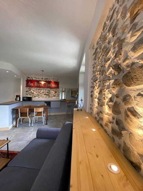Kitchen or kitchenette, Living room, Seating area