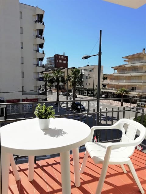 Balcony/Terrace, City view, Street view