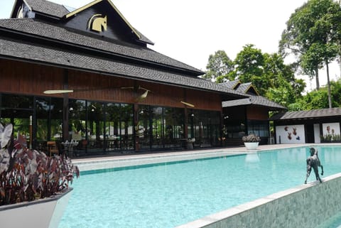 Restaurant/places to eat, Swimming pool, Swimming pool