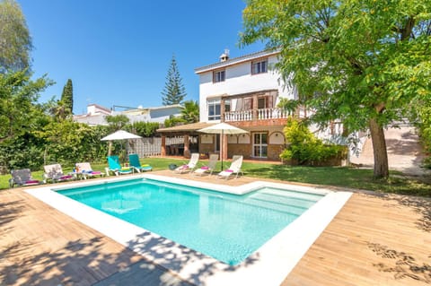 Property building, Pool view
