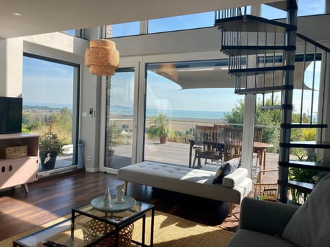 Living room, Lake view