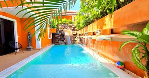 Day, Pool view, Swimming pool, sunbed