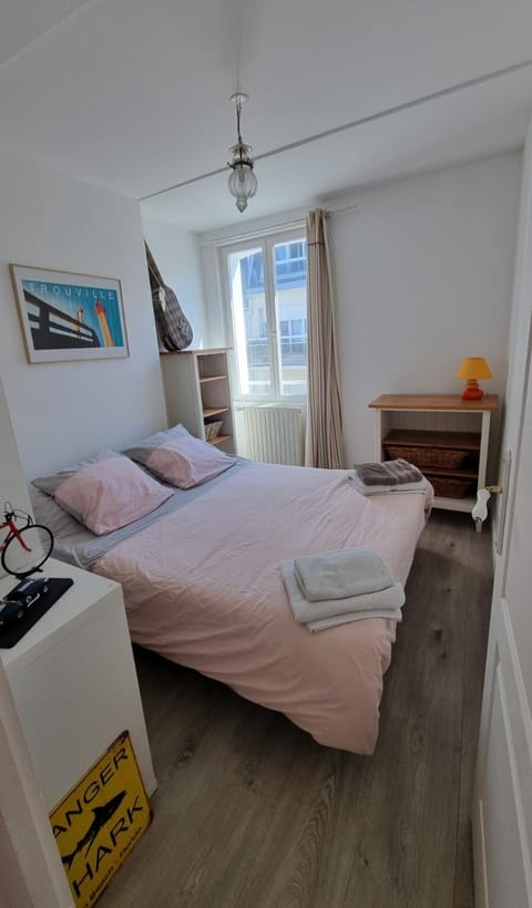 Maison de pécheur 4 chambres centre ville 10 min de la plage Good Mindset House in Deauville